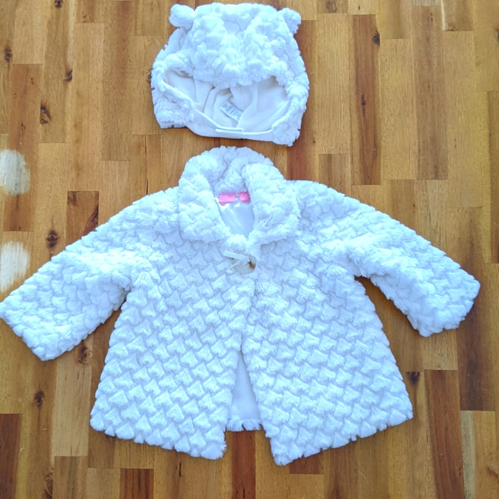 Beautiful Children's Place 12-18mo Set